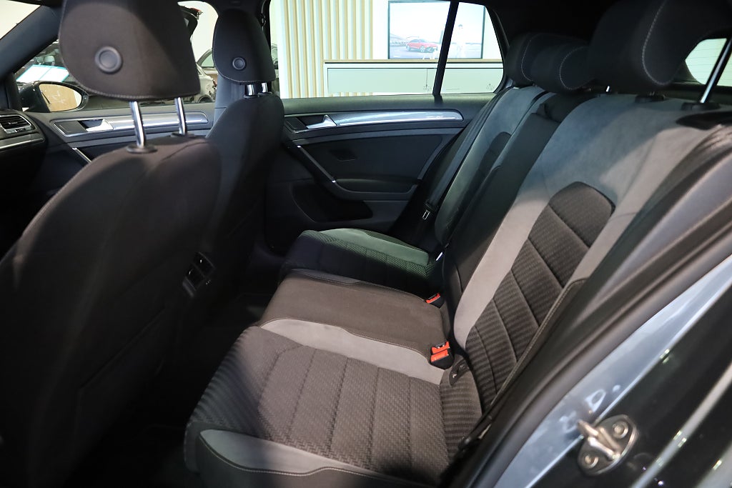 Volkswagen Golf 5-dörrar 1.5 TSI 150HK R-Line M-Värme Kamera Plus-Pkt 2019