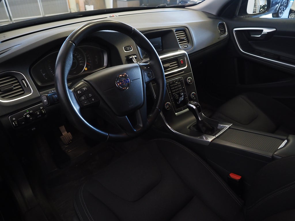 Volvo V60 T3 Business Kinetic 152hk | Bluetooth | PDC | 2017