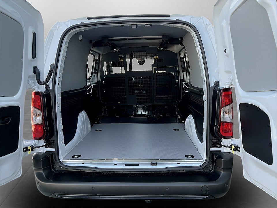 Bild på Peugeot Partner Crew Cab130hk AT8 - EDITION! SERVICE & V-HJUL INGÅR!