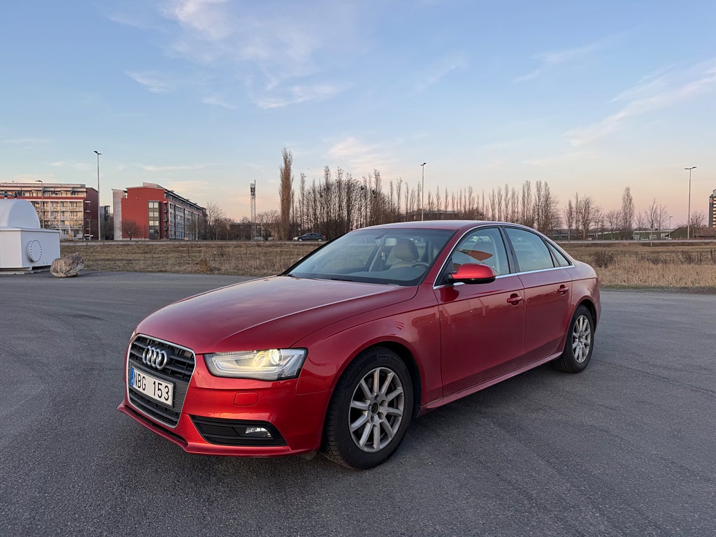 Audi A4 Sedan 2.0 TDI Proline Navigation, P-sensor, BT