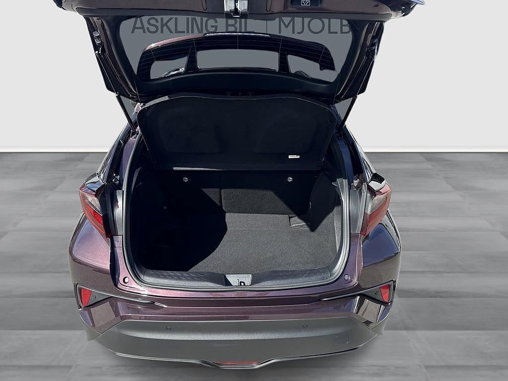 Toyota C-HR 2023 - miniatyr 11