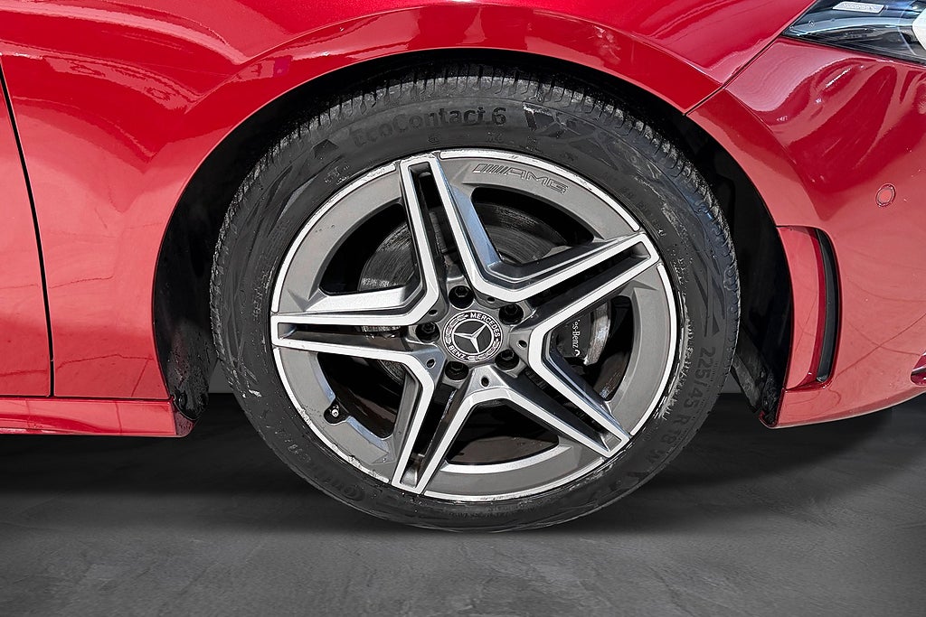 Mercedes-Benz A 180 136hk 7G-DCT AMG Line |M-Värm|Navi|B-Kam|Widescreen