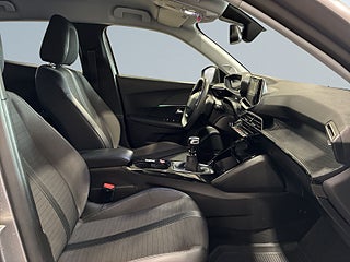 Peugeot 2008 1.2 PureTech 130 Kamera Ad. Farthållare Psens S&V-hjul – bild 9