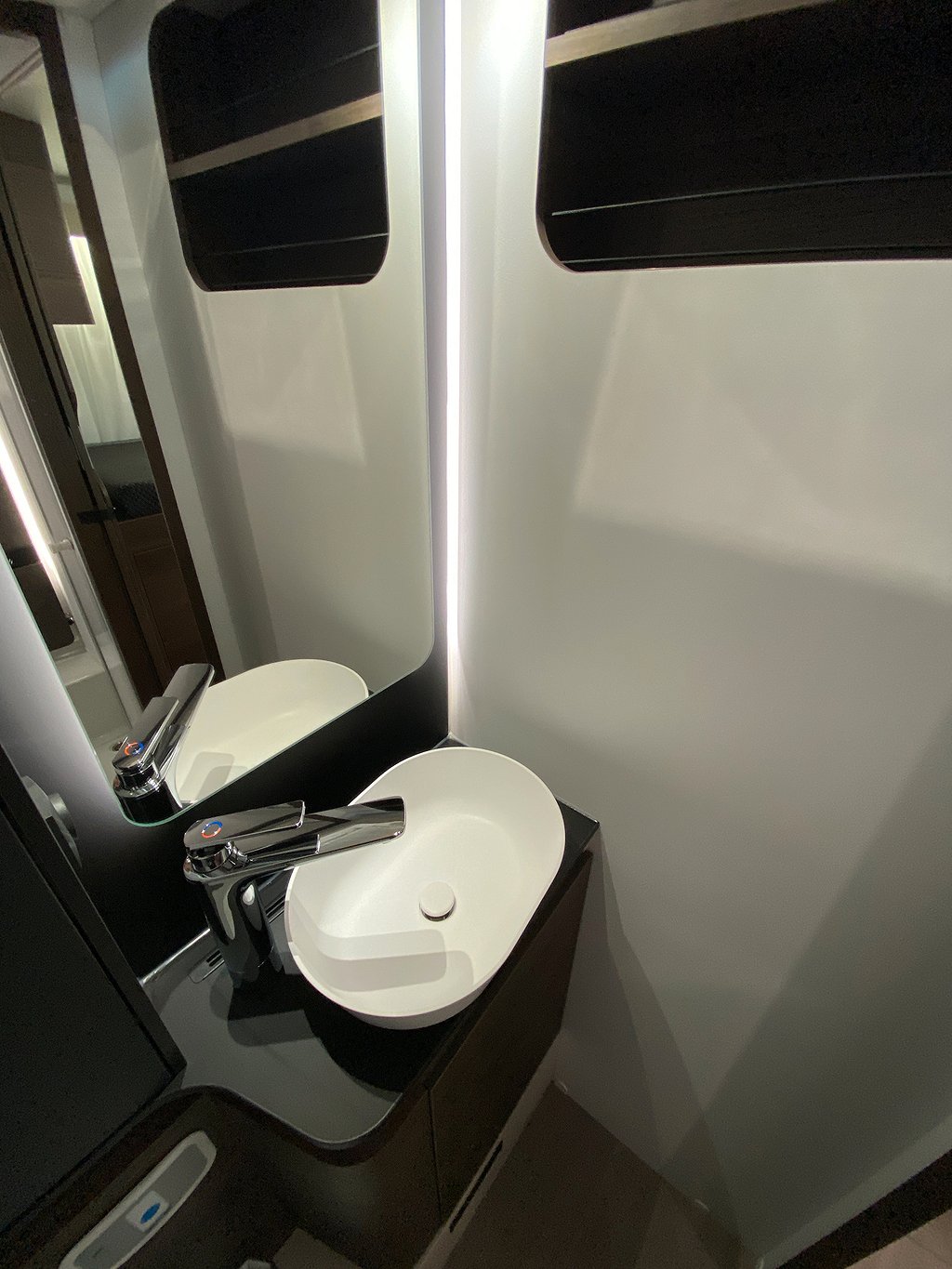 Adria Matrix Supreme 670 SL / Taksäng / Alde / Aut 180hk/Ugn - Adria