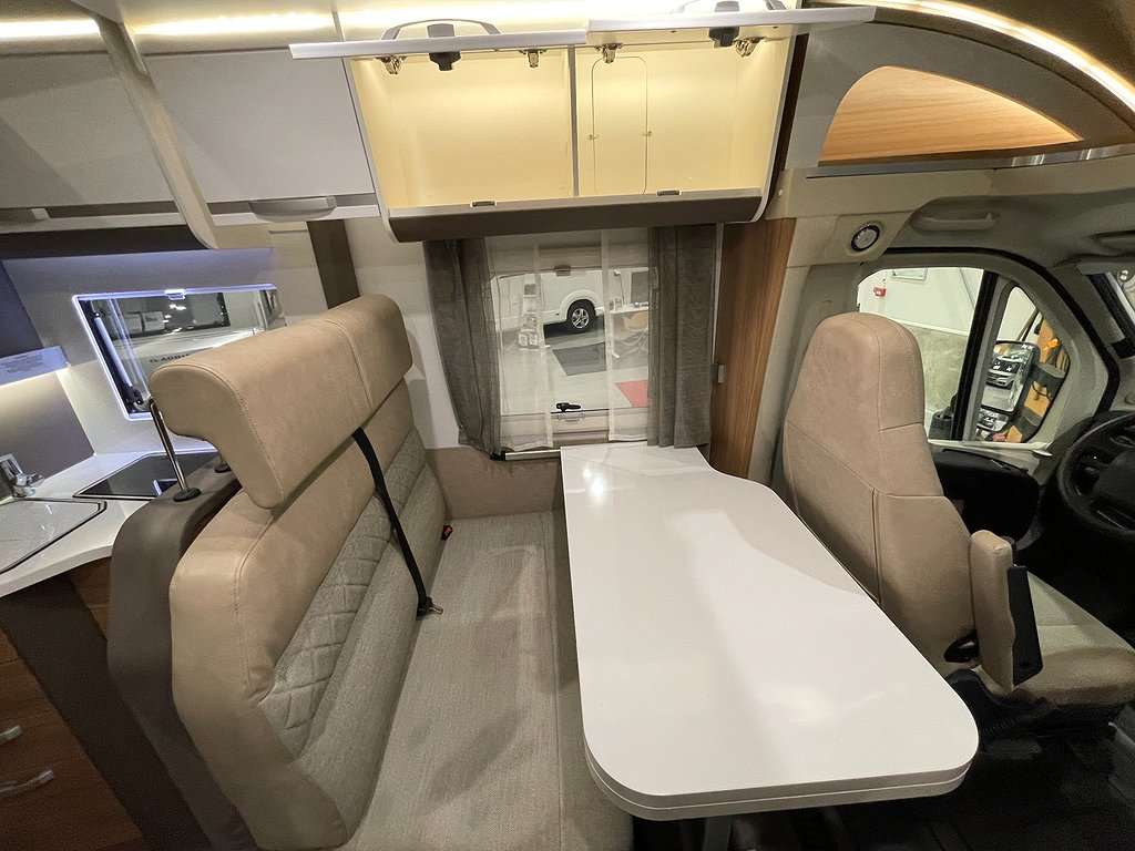 Adria Matrix Plus 670 SC /Taksäng/ALDE/5 bältad/160hk/Queen - Adria