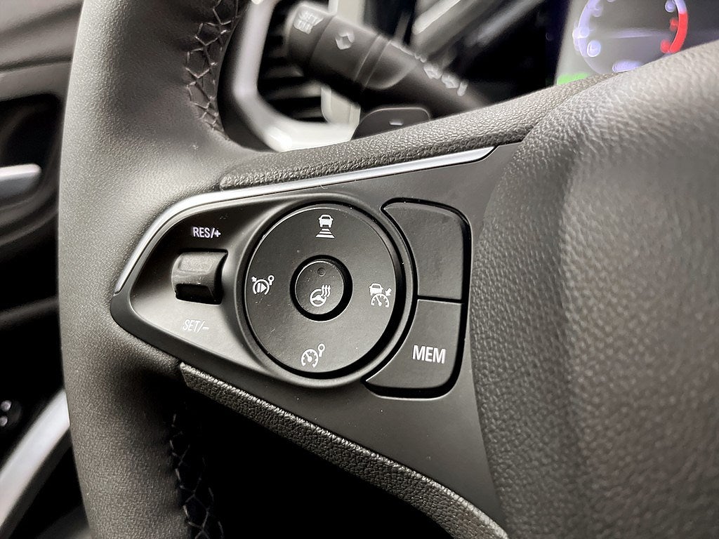 Bild på Opel Grandland GS 1.2 PT 130hk Aut - B-KAMERA, CARPLAY