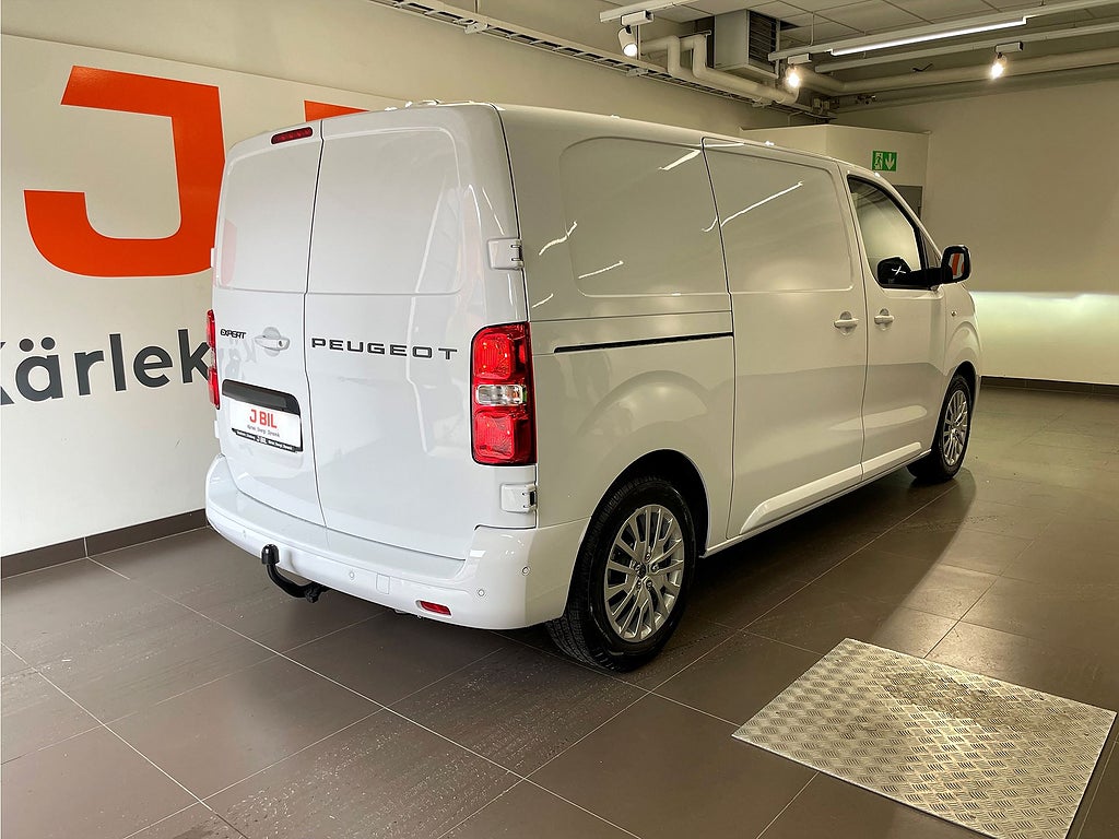 Bild på Peugeot Expert Plus 145hk Aut L2 - DEMO