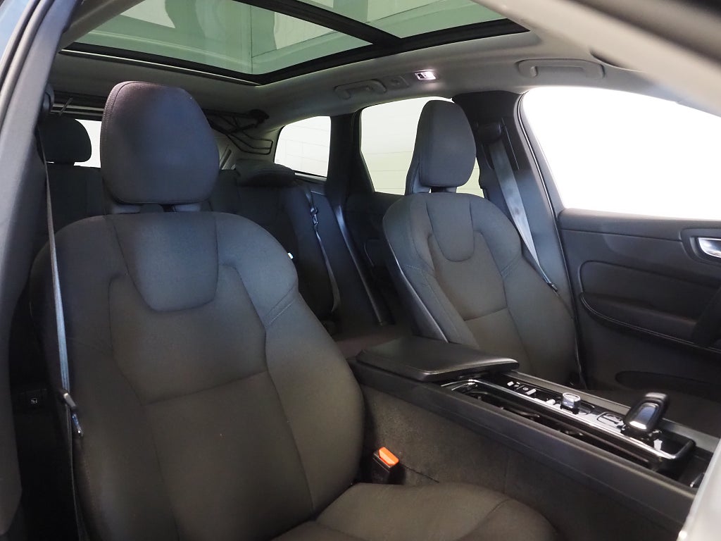 Volvo XC60 Recharge T6 AWD Inscription Exp Pano Drag P-Värm Kamera 2021