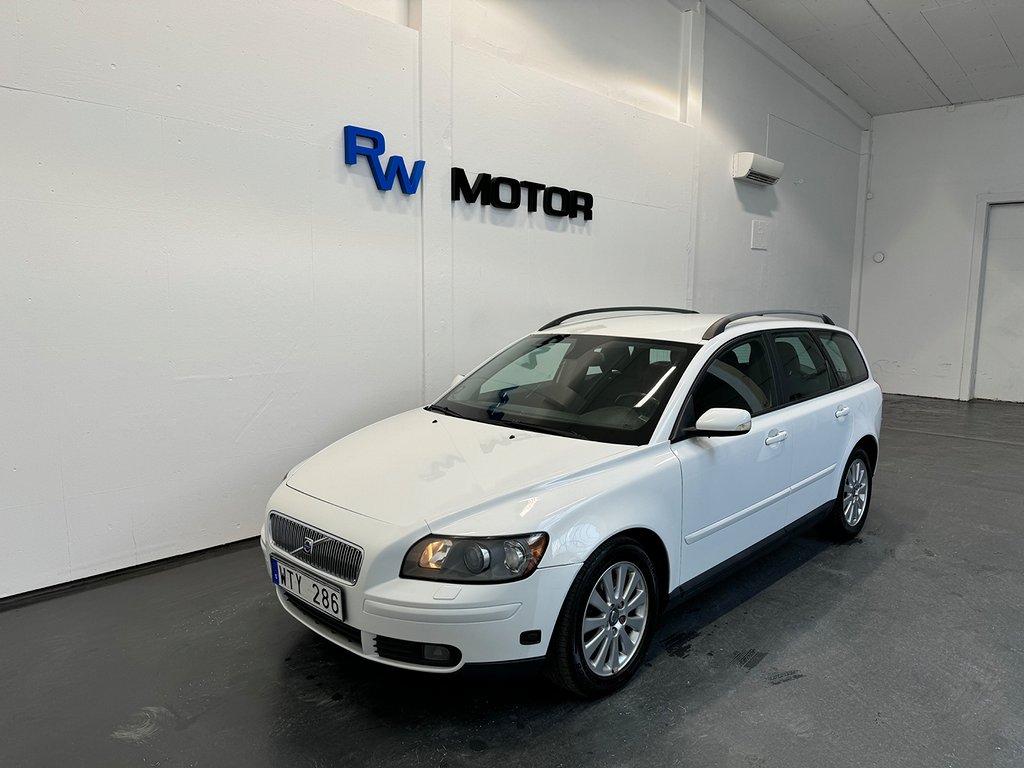 Volvo V50 2.4 170hk Momentum M-värmare Farthållare / NY-BES