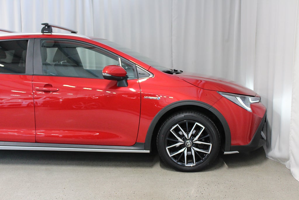 Toyota Corolla TREK Hybrid e-CVT, Drag, S&V-hjul, B-kamera, Rattvärme