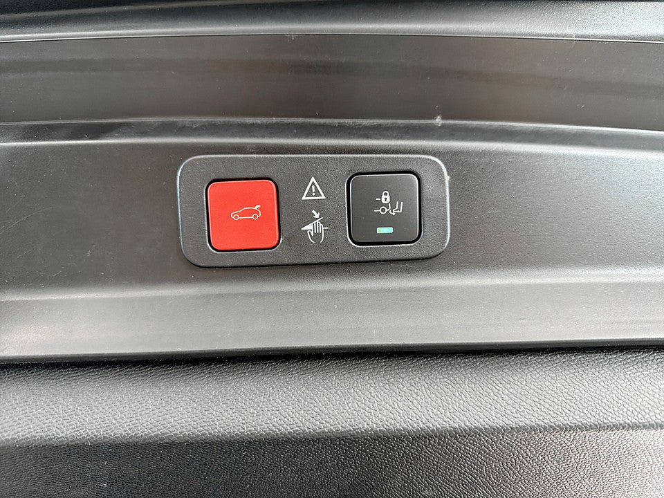 Bild på Peugeot 5008 GT 1.2 PT 130hk Aut 7-SITS B-KAMERA CARPLAY