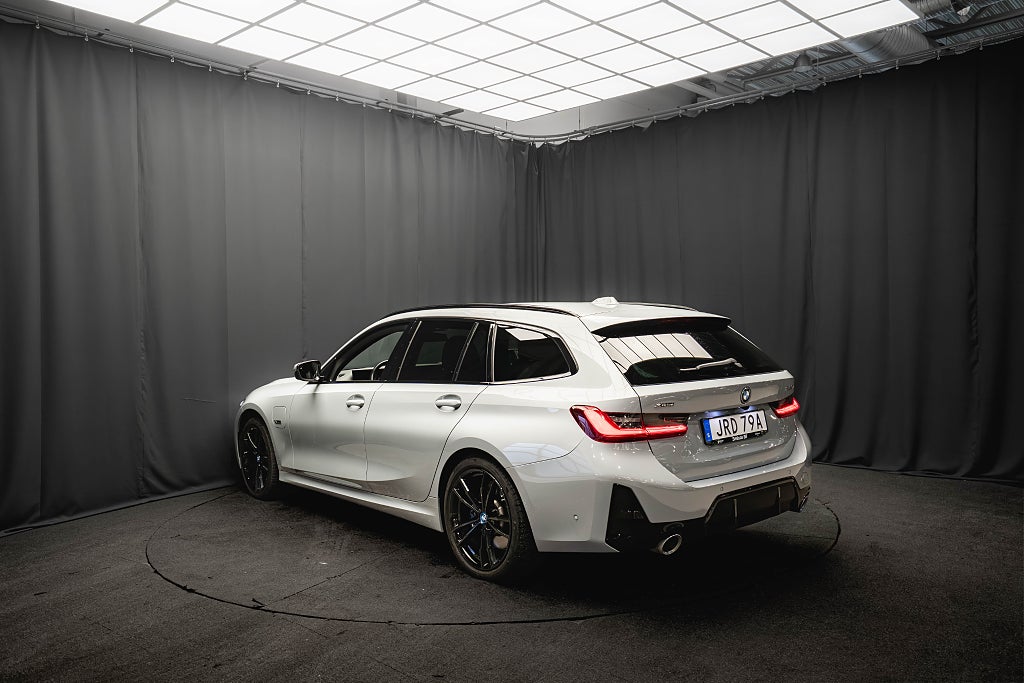 BMW 330e xDrive M Sport ADAPTIV-FART KAMERA 19'' HiFi 292hk