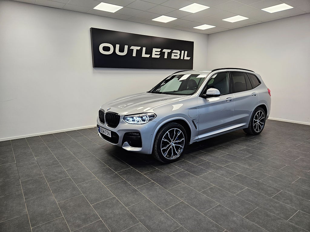 BMW X3 M sport xDrive30e 292hk Navi Drag Nypris: 730.100kr