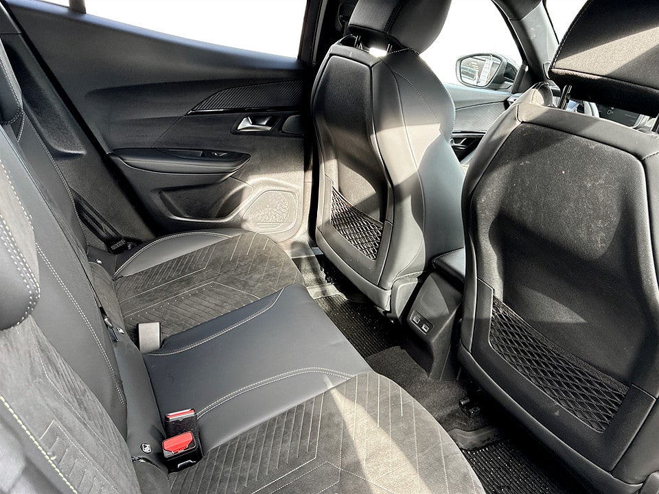 Bild på Peugeot 2008 GT 1.2 PT 130hk Aut B-KAMERA CARPLAY