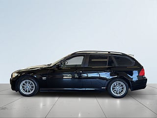 BMW 320D xDrive Touring Comfort MVärm/S&V/Psens/Kamkedja – bild 4