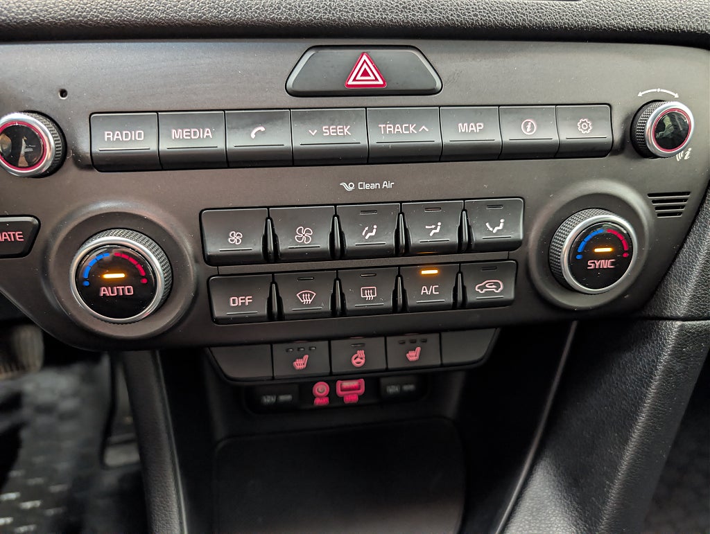 Kia Sportage 2.0 CRDi AWD Advance SoV thumbnail