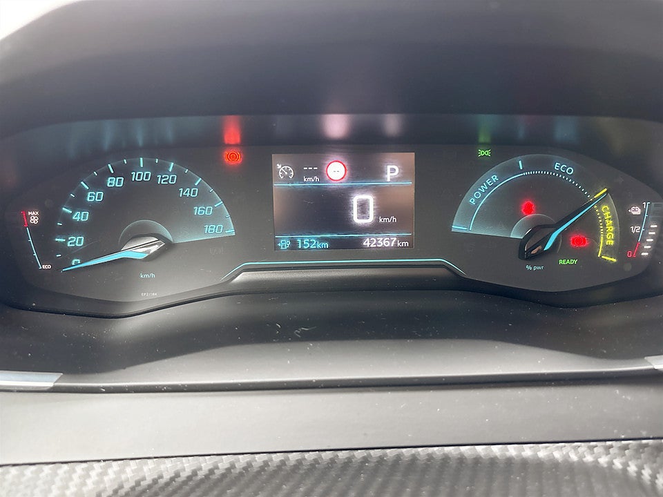 Bild på Peugeot E-2008 Active 50kWh 136hk Aut B-KAMERA CARPLAY