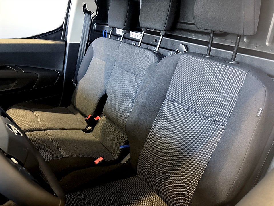 Bild på Opel Combo 130hk Aut L2 - EDITION! VÄRMARE & DRAGKROK INGÅR!