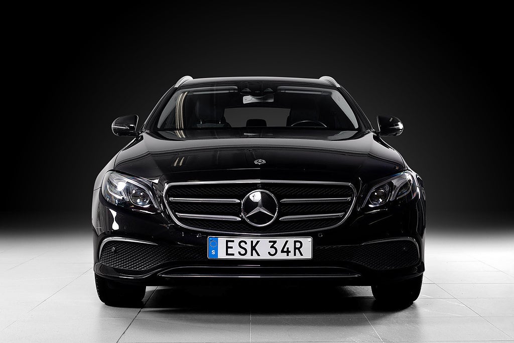 Mercedes-Benz E300 de 2019 - miniatyr 3