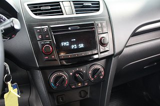 Halvkombi Suzuki Swift 13 av 14