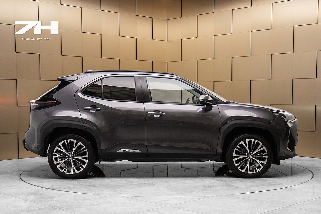 Toyota Yaris Cross Hybrid 130 AWD-i e-CVT Style / Kamera / Moms