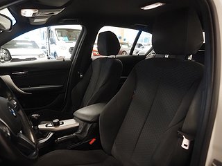 Halvkombi BMW 118I 17 av 20