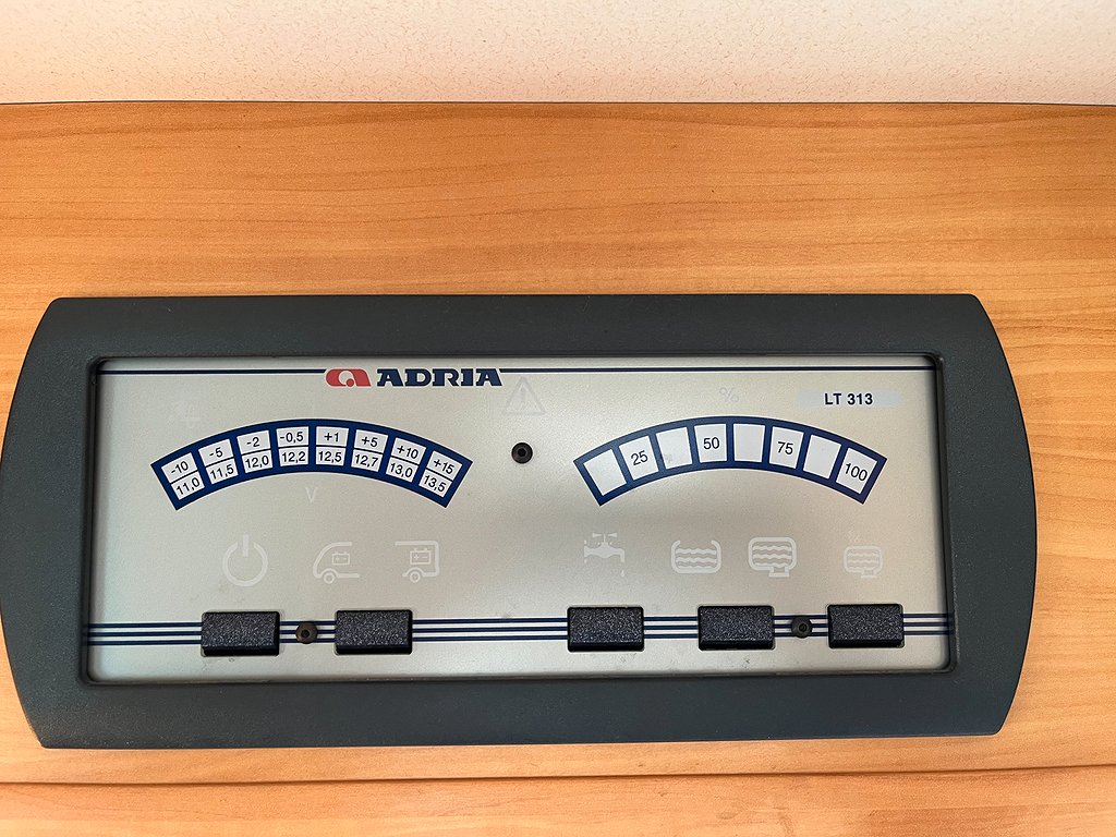 Adria Coral 670 SL /B-körkort/Solcell/Långbädd/Garage - Adria