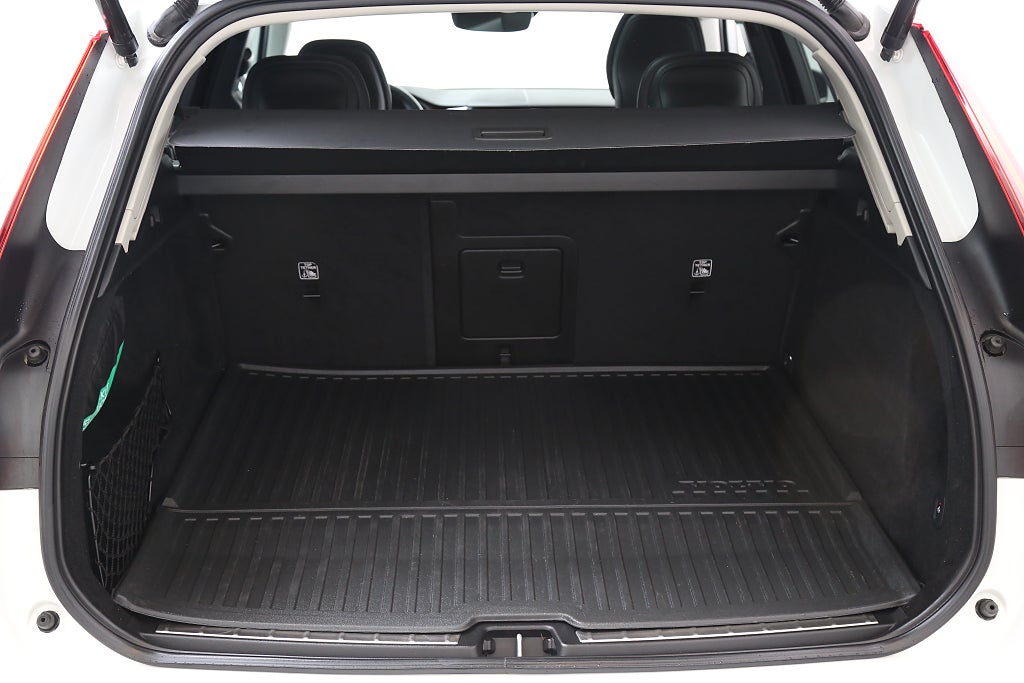 Volvo XC60 Recharge T6 Inscription Exp AWD Pano H/K Drag Leasbar 2021
