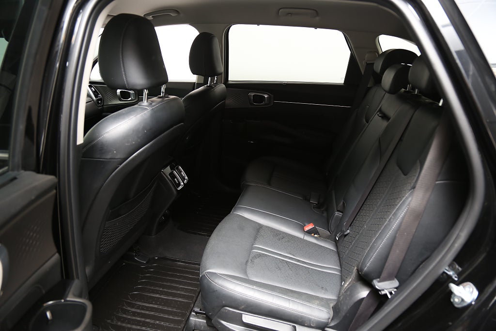 Kia Sorento 1,6 T-GDi Plug-In-Hybrid 265hk Advance AWD 7-Sits Drag