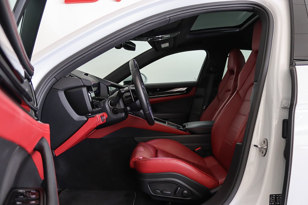Porsche Panamera 4S E-Hybrid MOMS Sport Chrono Pano Bose Sportavgas