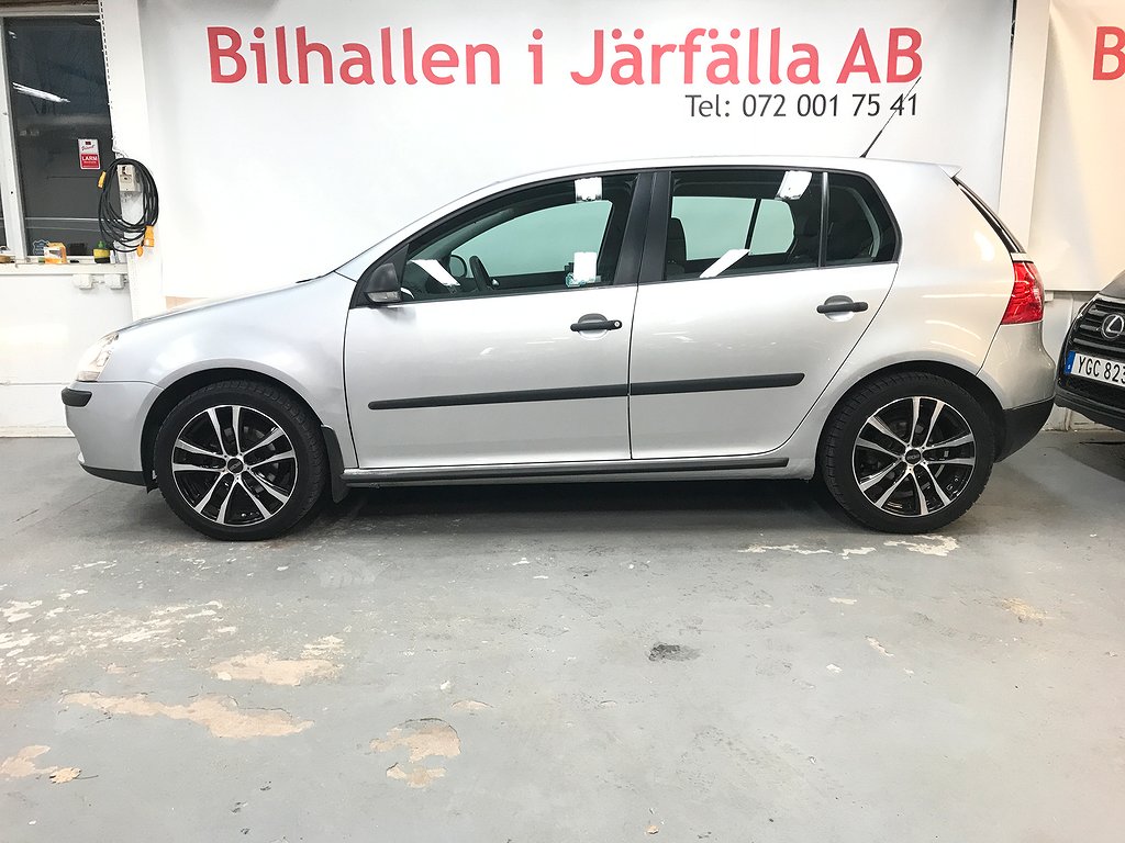 Volkswagen Golf  1.6 , bes , servad , 5 ägare 102HK