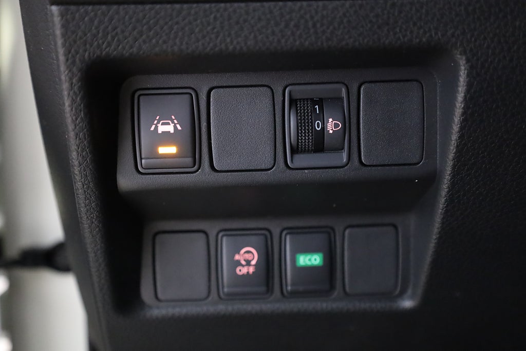 Nissan Qashqai 1,3 DIG-T 160hk N-CONNECTA Aut 360° Navi P-sensorer 2019