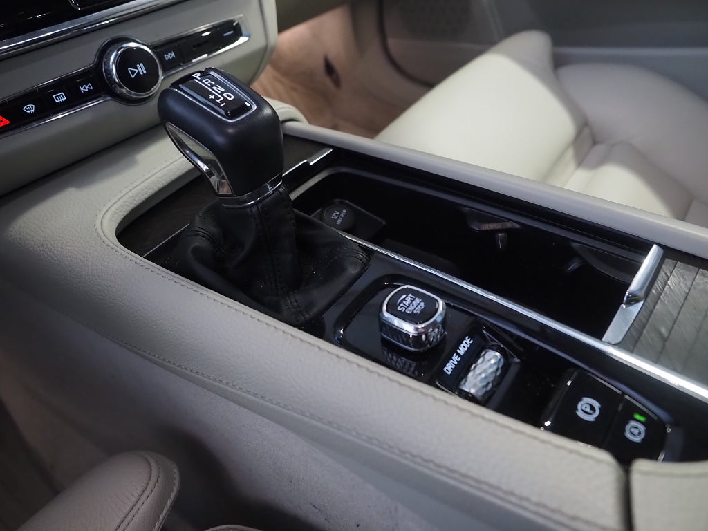 Volvo V90 Cross Country T5 AWD 254hk Inscription Pro | Drag | Kamera | Navi |