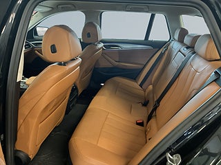 BMW 530e xDrive Touring MOMS Drag Kamera Rattvärme Navi S&V-däck