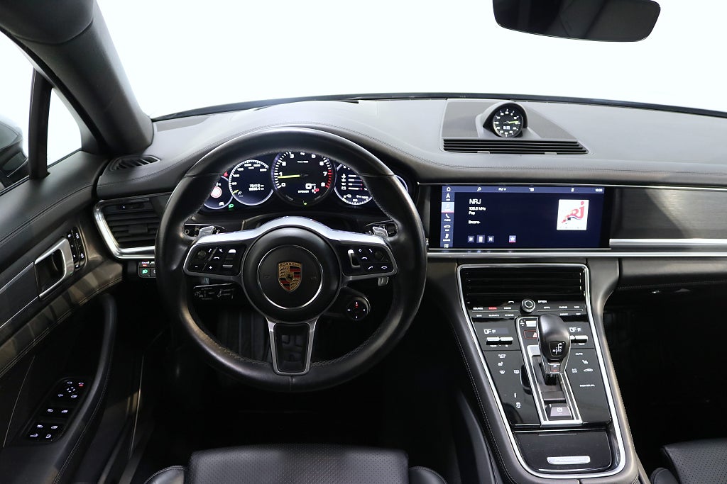 Porsche Panamera 2020 - miniatyr 11