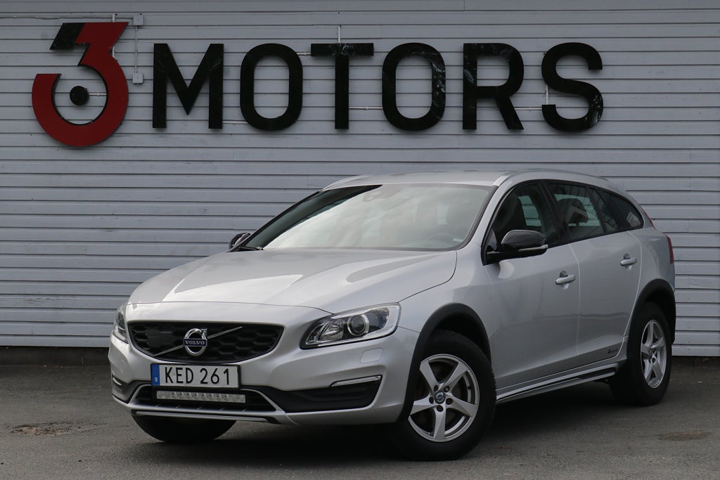 Volvo V60 Cross Country D3 Momentum/Drag/Kamrembytt/Toppskick