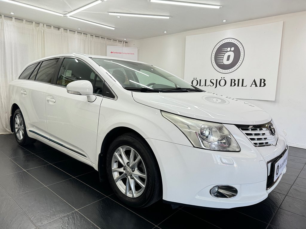 Toyota Avensis Kombi 2.0 D-4D /Backkamera/Navigation/