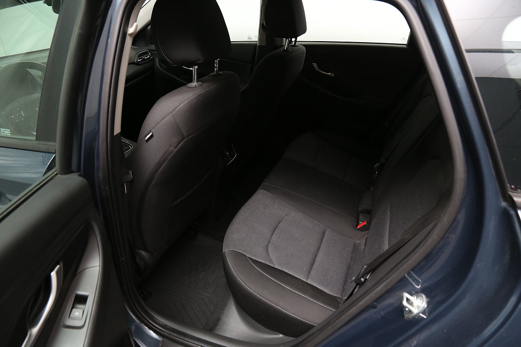 Hyundai i30 1,0 T-GDi 120hk MHEV Essential Kombi Aut Kamera Carplay 2023