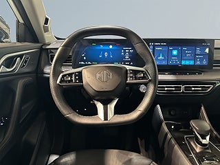 MG HS PHEV Luxury 360° GPS Pvärm Elbaklucka Skinn SoV MOMS – bild 9