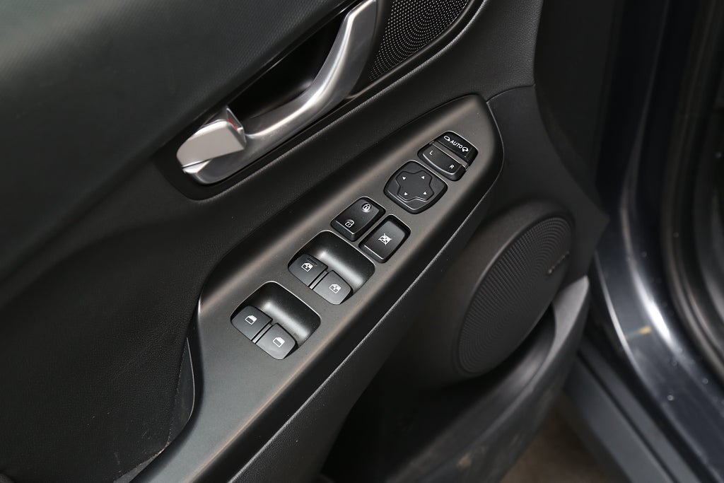 Hyundai Kona 64 kWh Advanced 204hk Skinn Taklucka KRELL Head-up