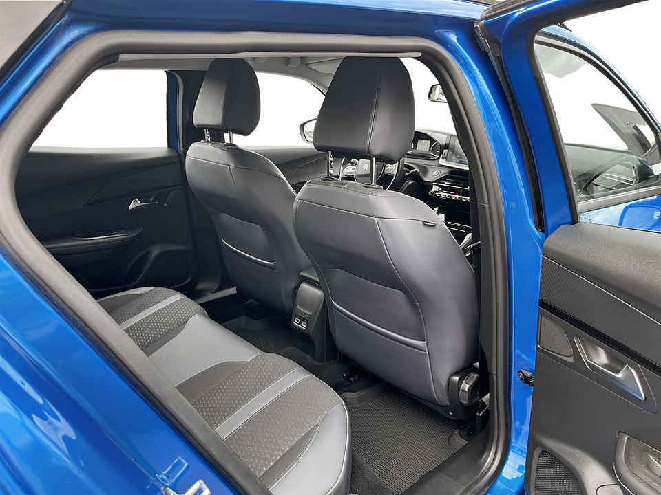 Bild på Peugeot 2008 Selection 1.2 PT 100hk B-KAMERA CARPLAY