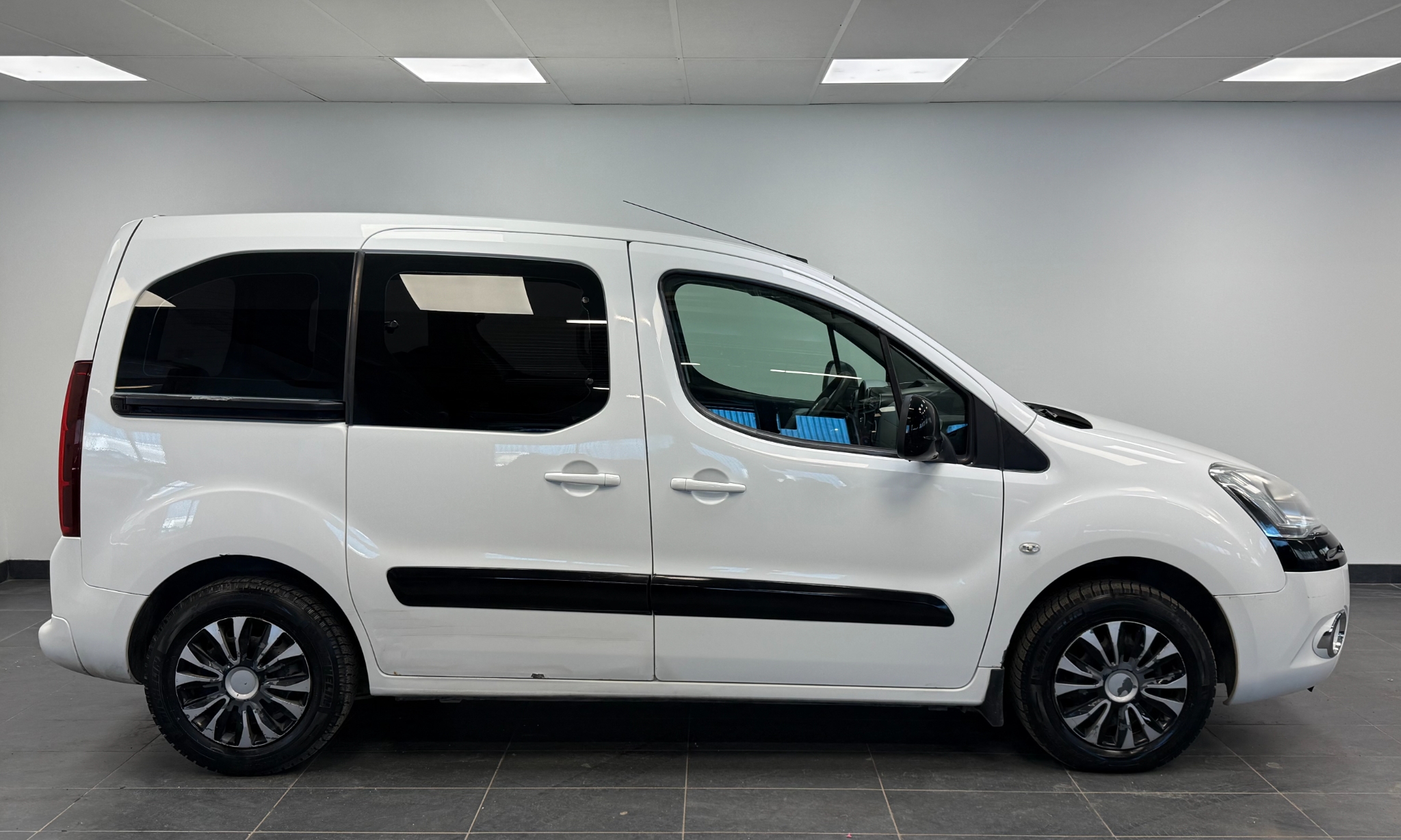 Citroen Berlingo 2012, bild 3/40
