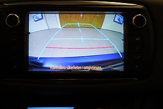 Halvkombi Toyota Yaris 14 av 21