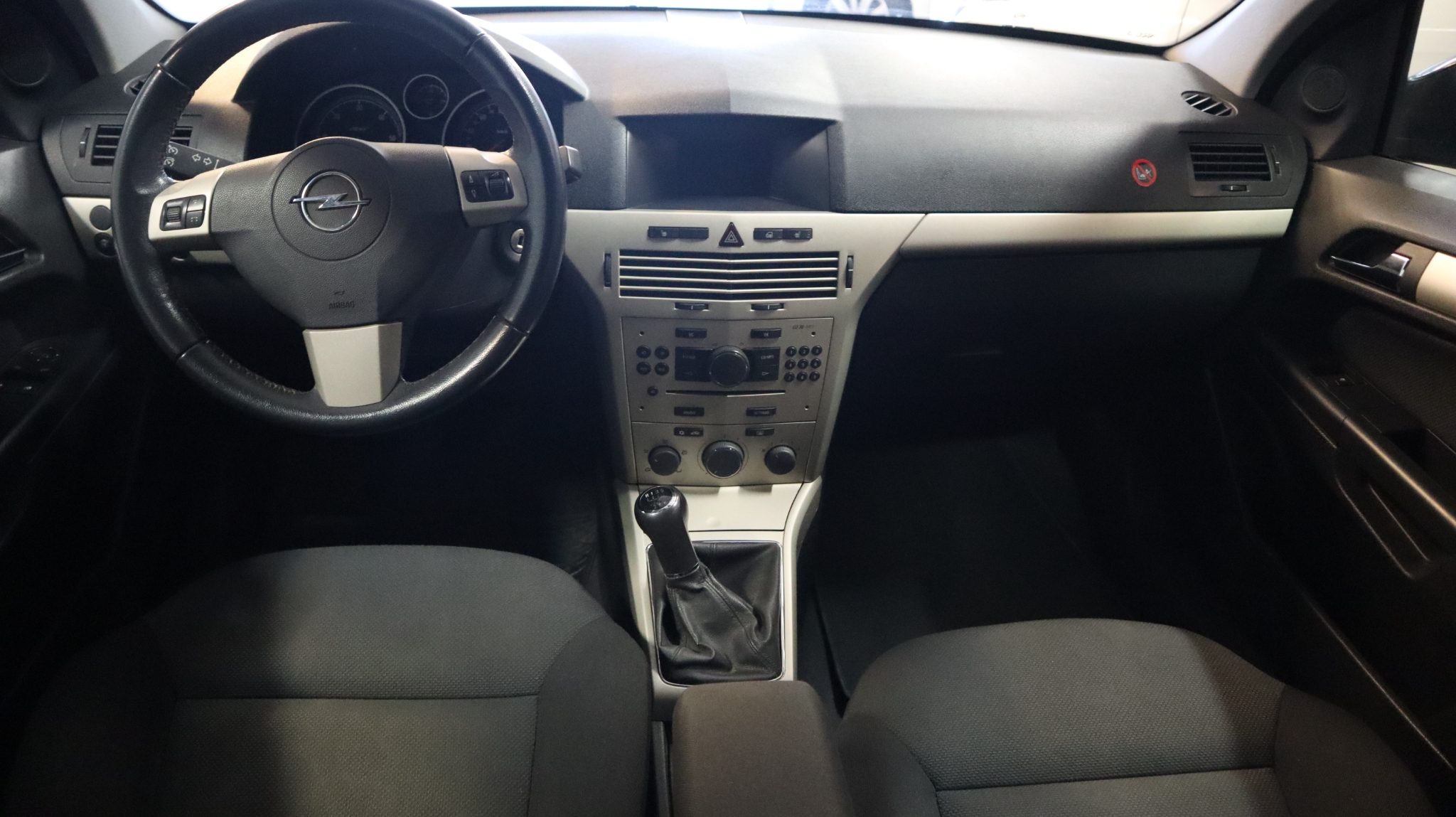 Opel Astra 2007, photo 7/37