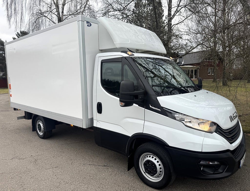 Iveco 35-140 Påbyggt Skåp 17 m3 & Lift, Dieselvärmare