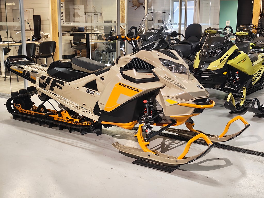 Ski-Doo Freeride 154 850 E-tec Turbo 