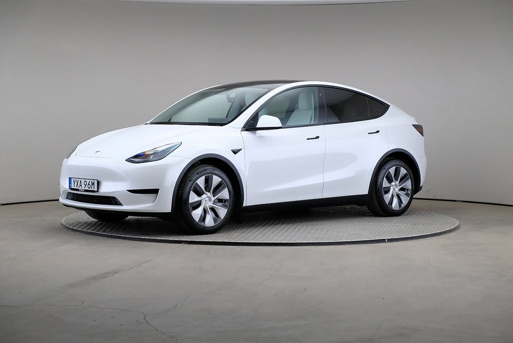 Tesla Model Y Standard Range 299hk RWD Drag