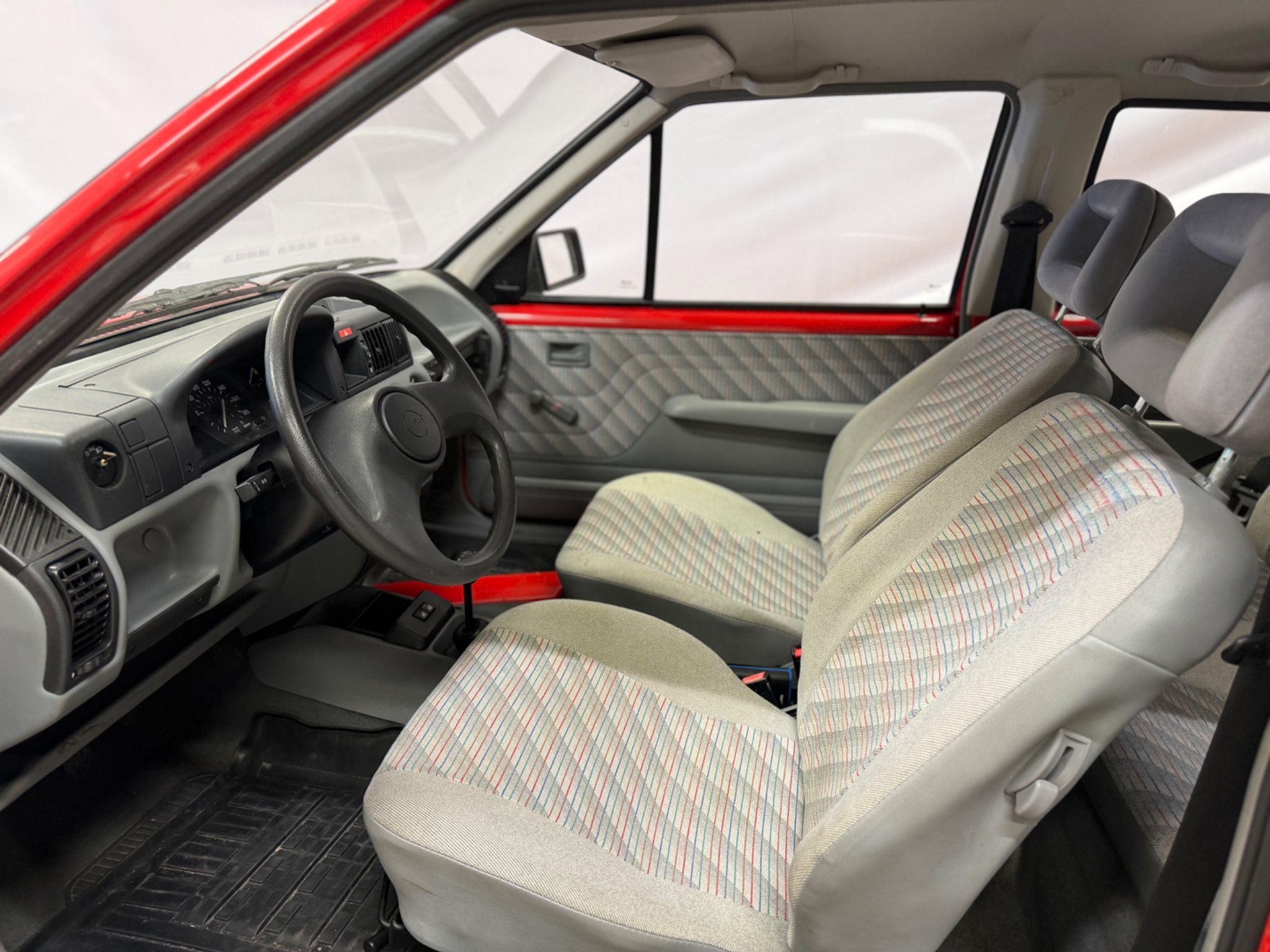 Opel Corsa 3-dörrar 1.4i Besiktigad 1992, bild 5/10