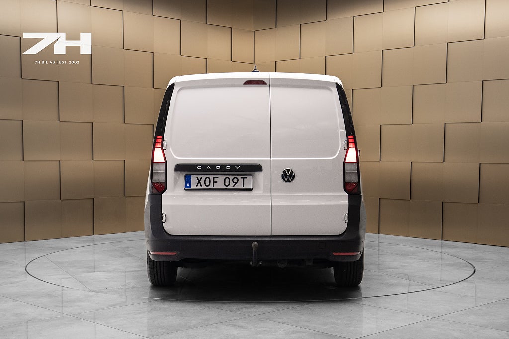 Volkswagen Caddy Cargo 2.0 TDI BMT / Dragkrok / Inrett skåp
