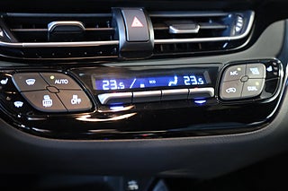 SUV Toyota C-HR 19 av 26